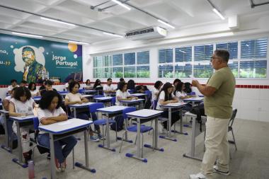 SEC Lança Seleção para Quase 3 Mil Vagas na Educação da Bahia SEC Lança Seleção para Quase 3 Mil Vagas na Educação da Bahia