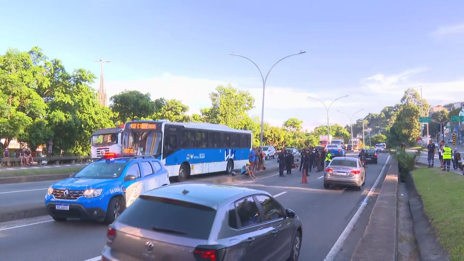 Violência no Rio: Dois homens são mortos em troca de tiros na saída do Túnel Santa Bárbara
