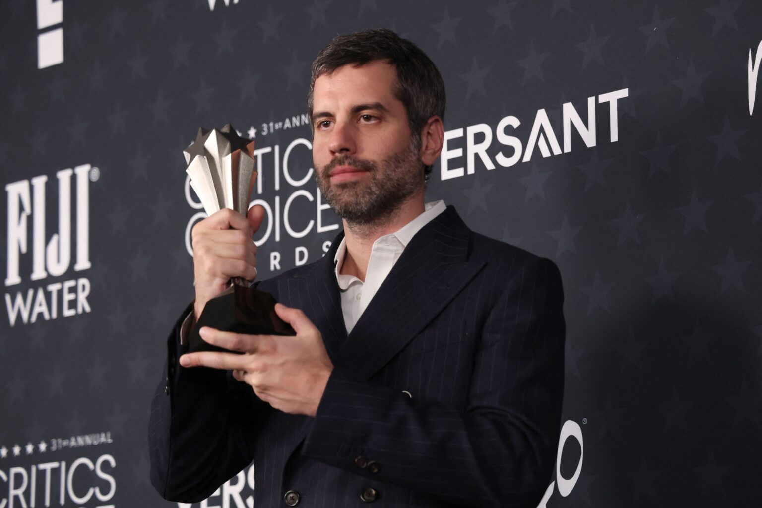 Vitória Surpreendente: Diretor Brasileiro Brilha no Critics Choice e Almeja o Oscar