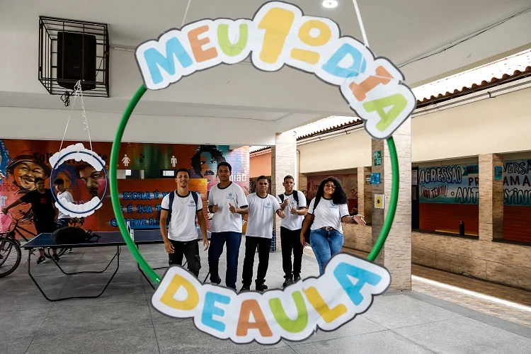 Ações de Acolhimento Marcam o Retorno às Aulas na Rede Estadual de Ensino em 2026