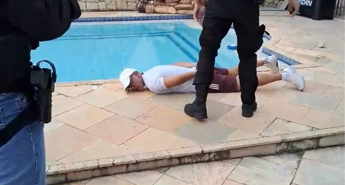 Adilsinho, Líder do Jogo do Bicho, é Capturado em Operação no Rio de Janeiro Adilsinho, Líder do Jogo do Bicho, é Capturado em Operação no Rio de Janeiro