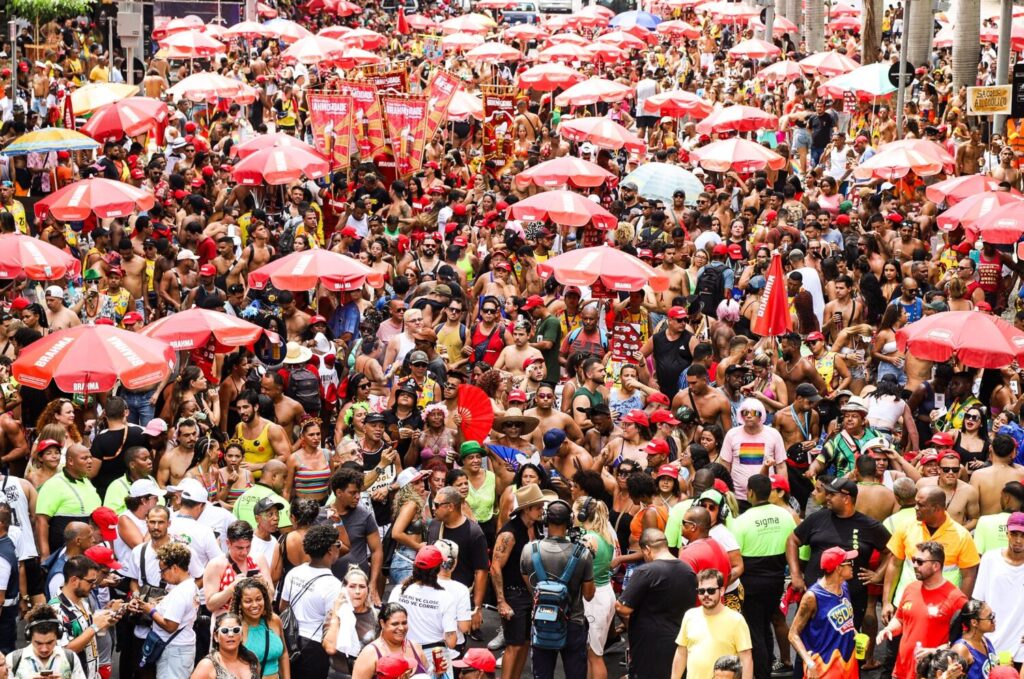 Carnaval 2026: Brasil recebe 300 mil turistas internacionais e destaca diversidade cultural