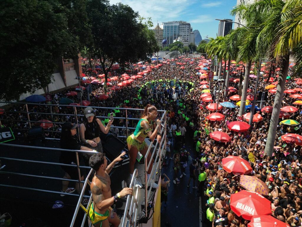 Carnaval 2026 Eleva Ocupação Hoteleira no Rio: Capital e Interior em Alta