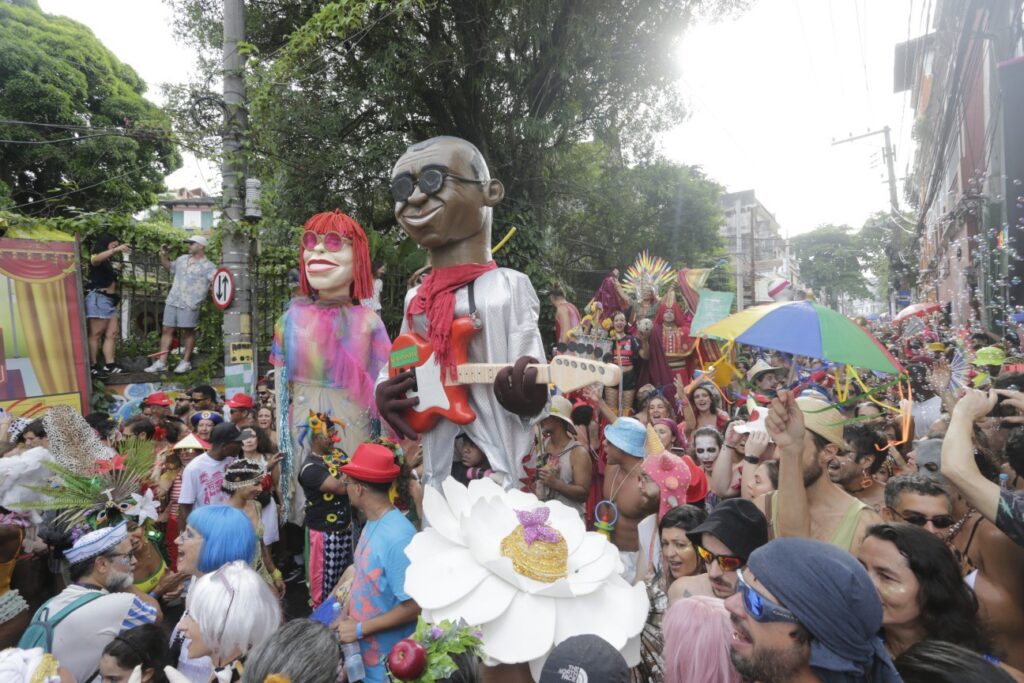 Carnaval Carioca: 120 Anos dos Blocos de Rua e Sua Influência Política