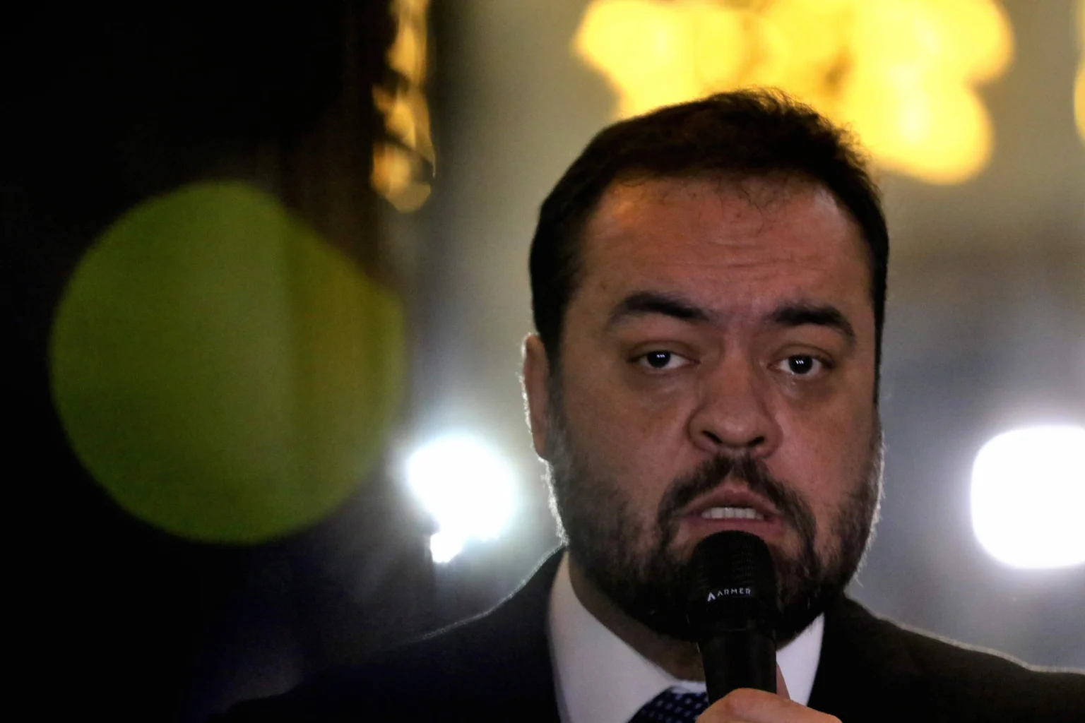 Cláudio Castro se Encontra com Flávio Bolsonaro para Definir Futuro Político Cláudio Castro se Encontra com Flávio Bolsonaro para Definir Futuro Político