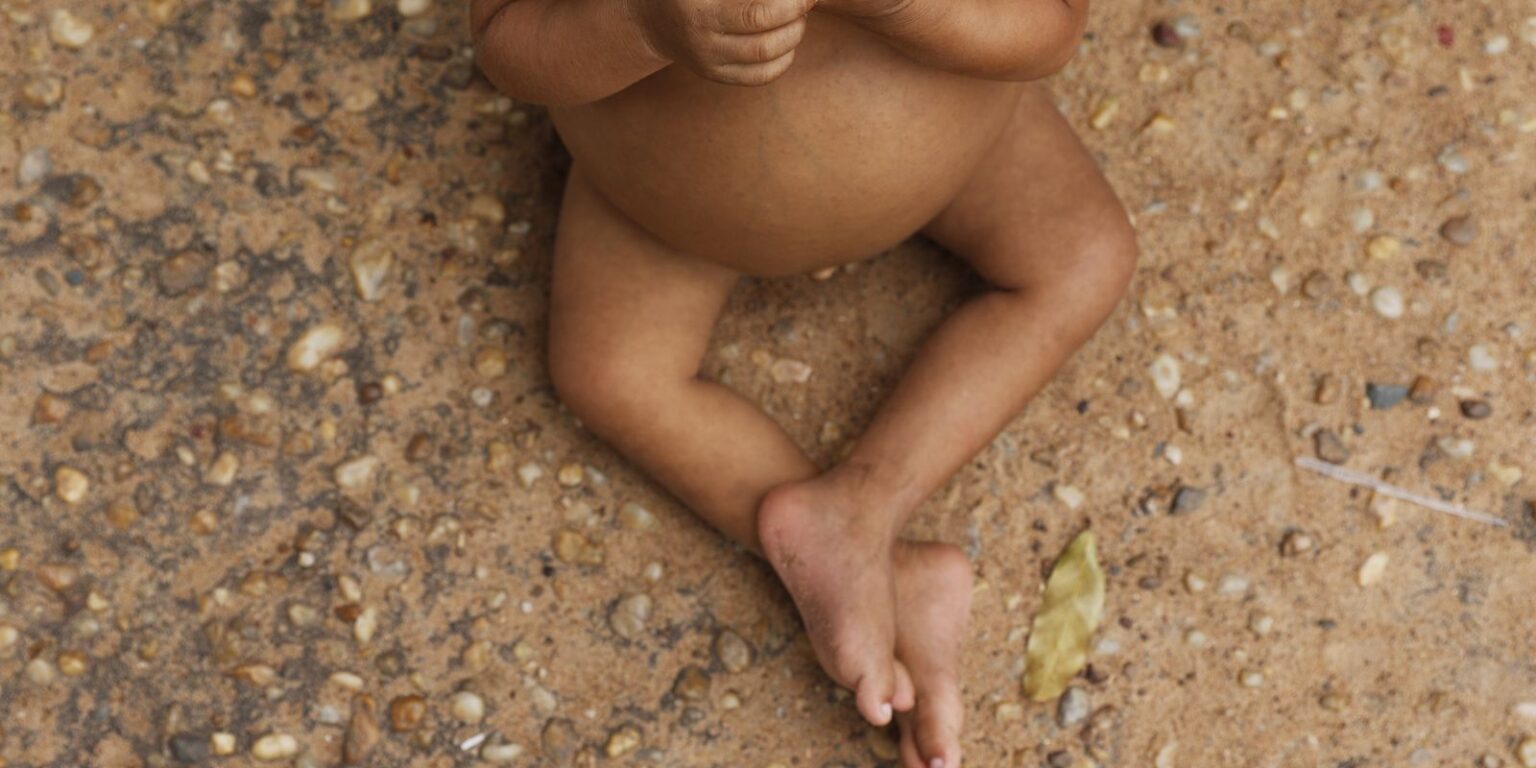 Crianças Indígenas e Nordestinas: Impactos da Vulnerabilidade na Altura e Peso