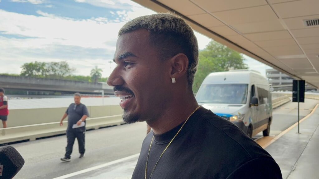 Cuiabano Chega ao Rio e Se Prepara para Clássico contra o Botafogo