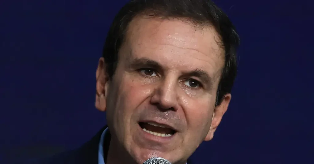 Eduardo Paes Responde a Chamados por Política de Imigração de Trump no Rio Eduardo Paes Responde a Chamados por Política de Imigração de Trump no Rio