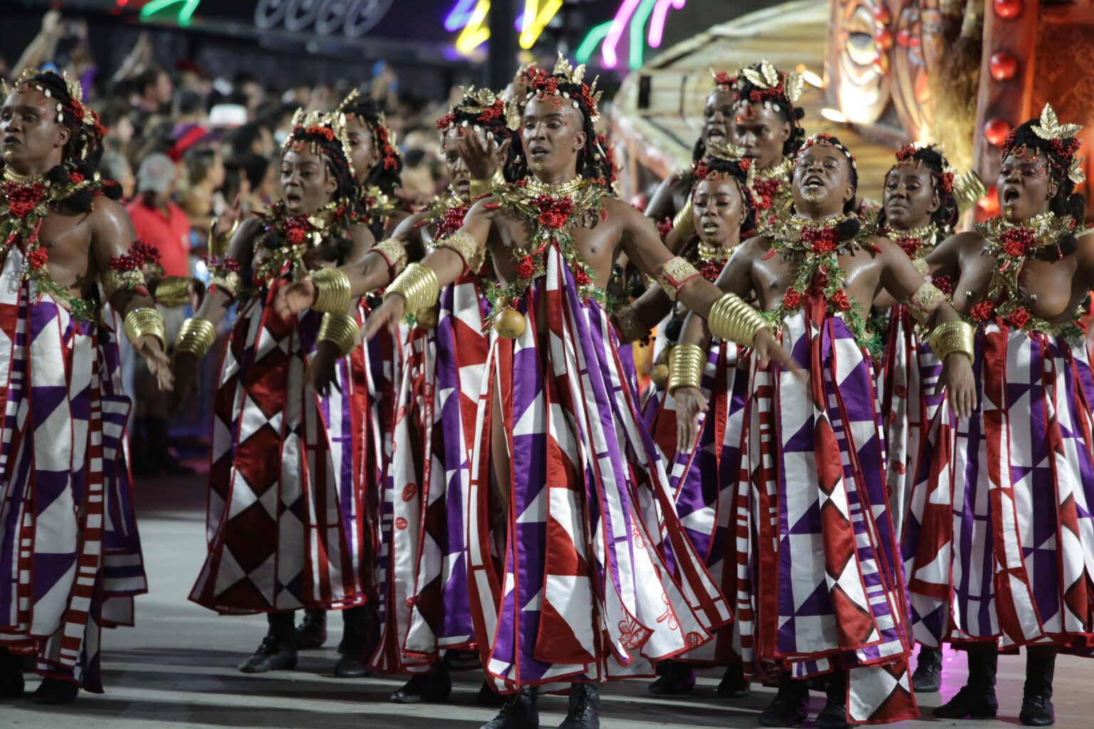Escolas de Samba que Desfilam na Terça-Feira de Carnaval no Rio de Janeiro