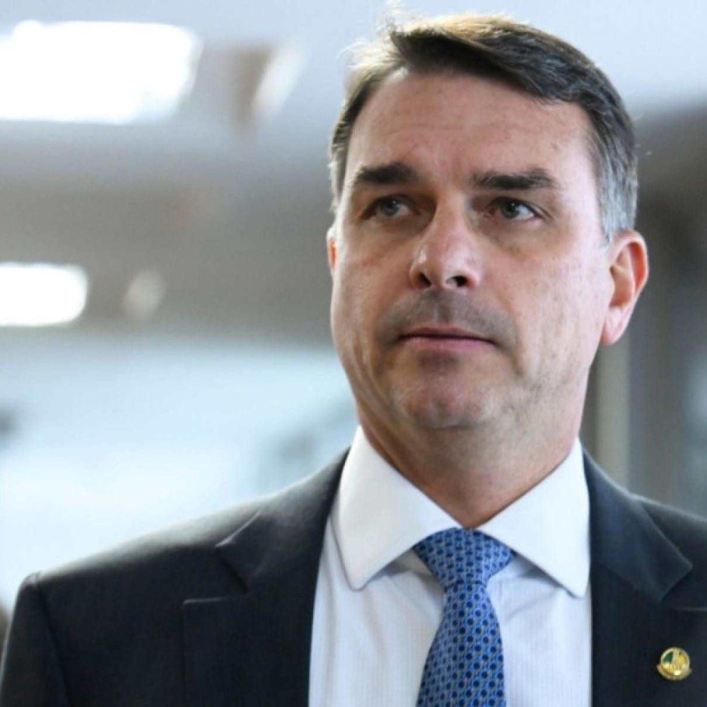Flávio Bolsonaro: Desafios com Aliado no Rio de Janeiro em 2026