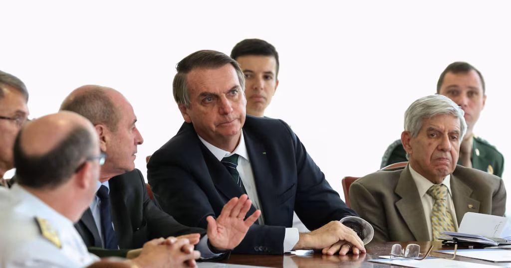 Flávio Bolsonaro: Um Novo Caminho na Política Brasileira Focado em Alianças Partidárias Flávio Bolsonaro: Um Novo Caminho na Política Brasileira Focado em Alianças Partidárias