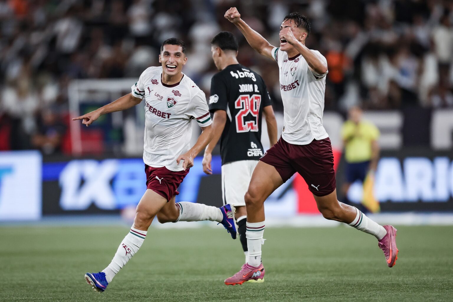 Fluminense Mantém Invencibilidade em Clássicos e Vasco Busca Novo Técnico Após Derrota Fluminense Mantém Invencibilidade em Clássicos e Vasco Busca Novo Técnico Após Derrota