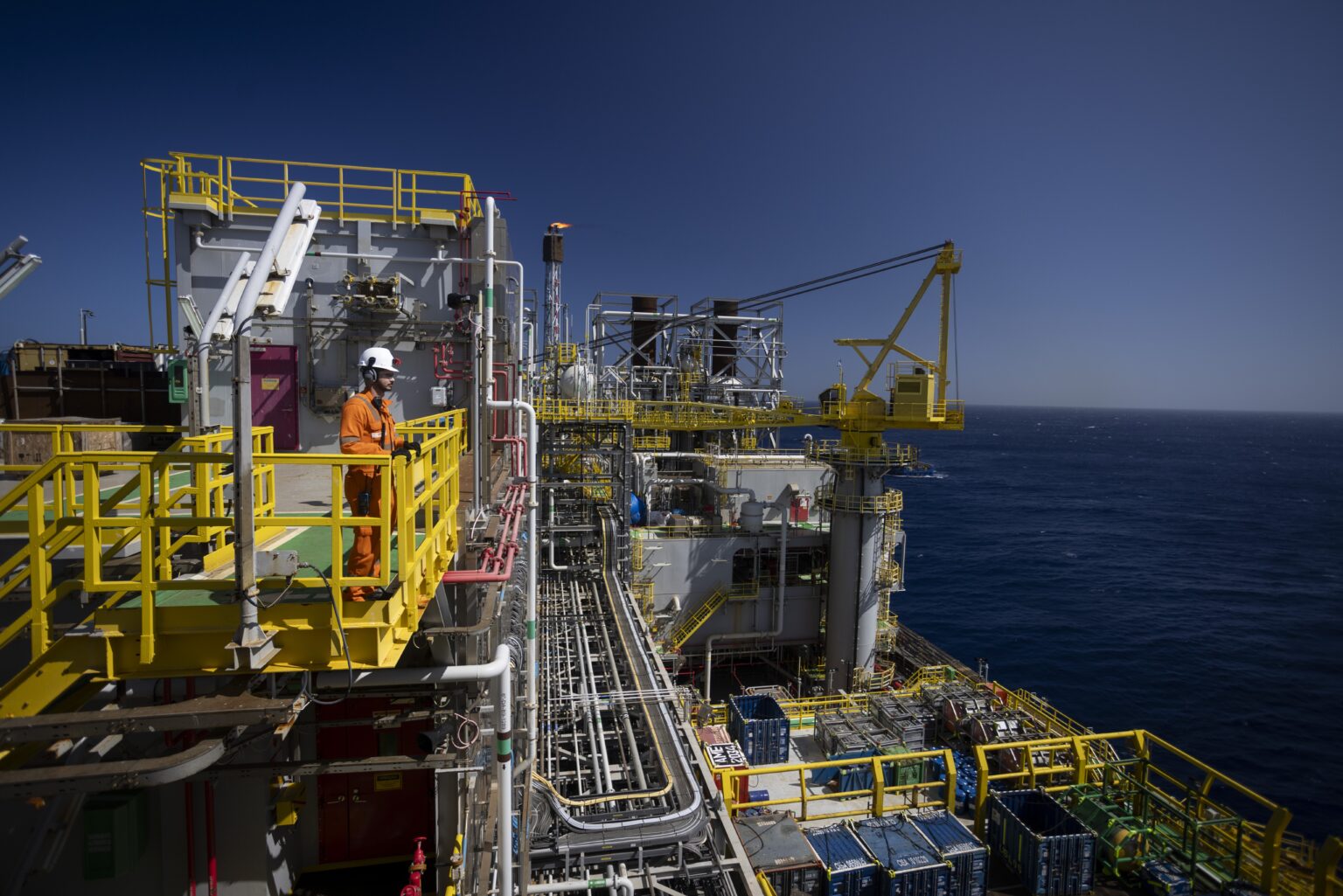 Indústria Previne-se com Crescimento de 0,6% em 2025, Impulsionada pelo Setor Petrolífero