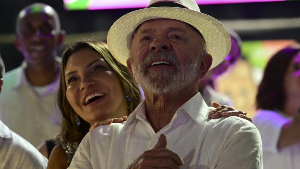 Lula Desfila na Marquês de Sapucaí: Uma Noite de Homenagens e Prestígios