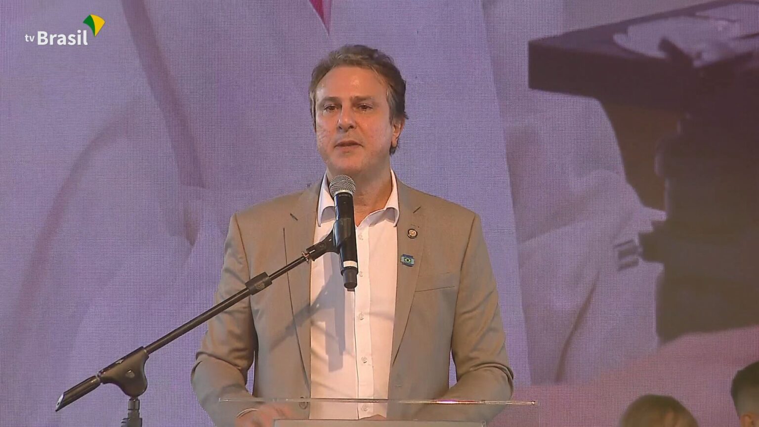 Ministro da Educação Camilo Santana Anuncia Pronunciamento Nacional