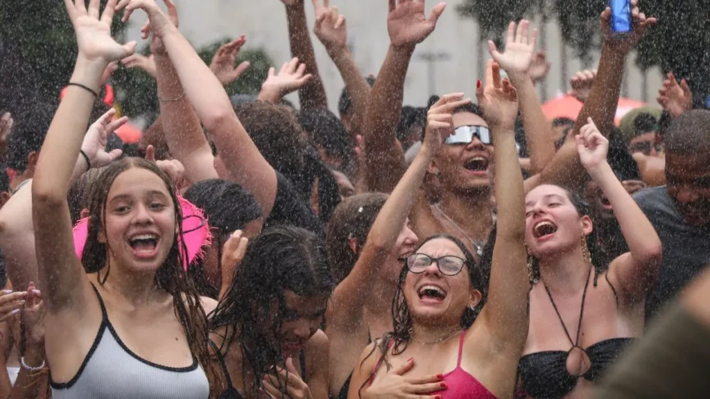 Pré-Carnaval em SP, Rio e Salvador: Chuva, Calor e Eventos Imperdíveis