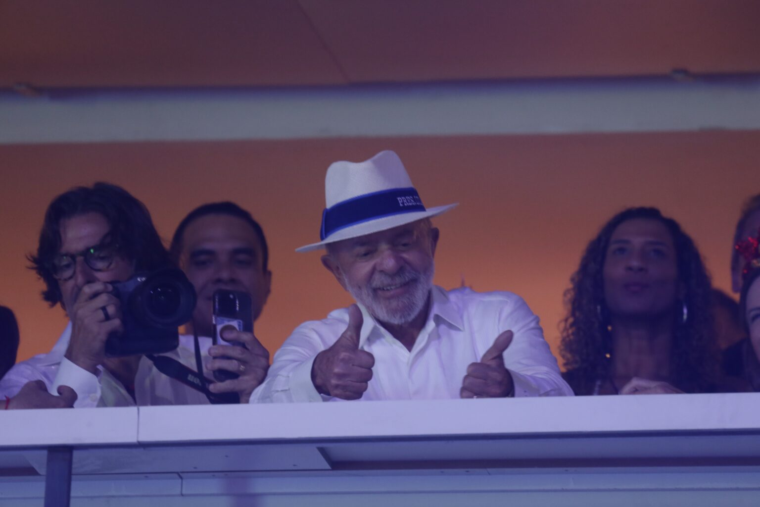 PT Move Ações Judiciais Contra Flávio Bolsonaro e Outros por Propaganda Antecipada