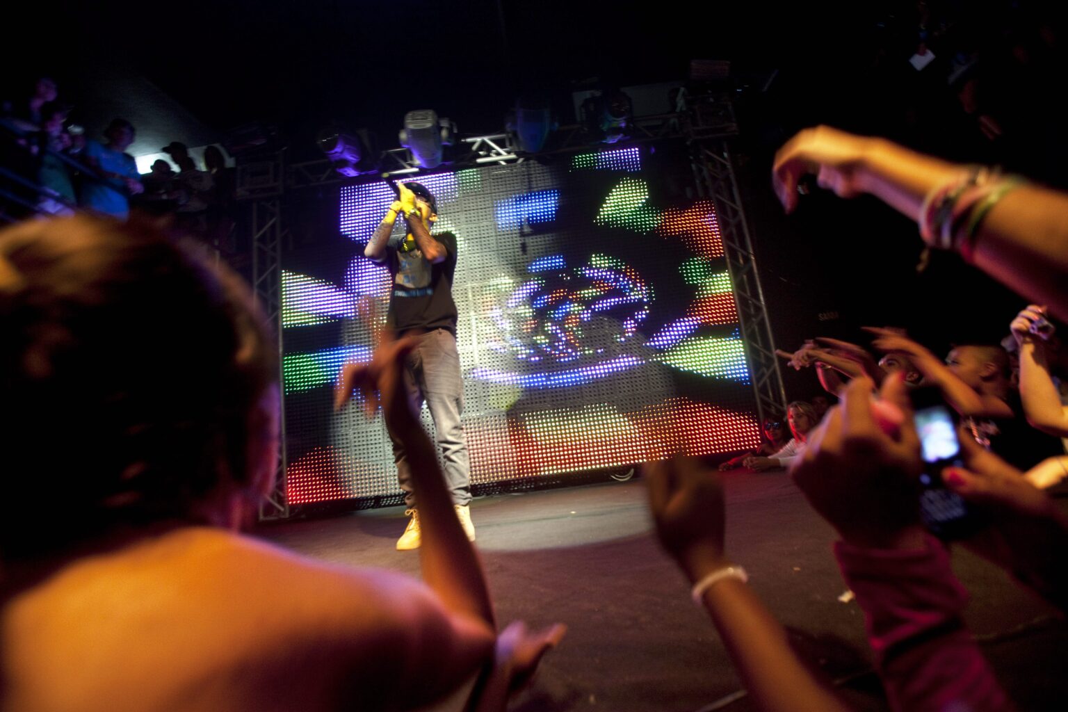 Putologia Avançada: Thiagson Explora a Conexão do Funk com Sexo e Política