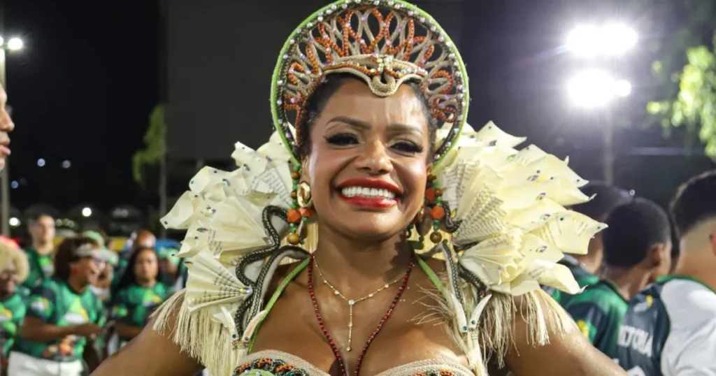 Quitéria Chagas Muda Fantasia para Representar Conceição Evaristo no Carnaval 2026