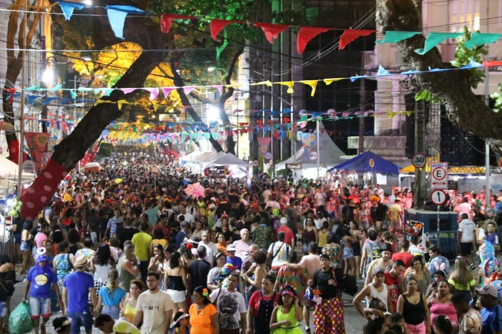 Recife Lança Central de Atendimento de Saúde pelo Celular Durante o Carnaval