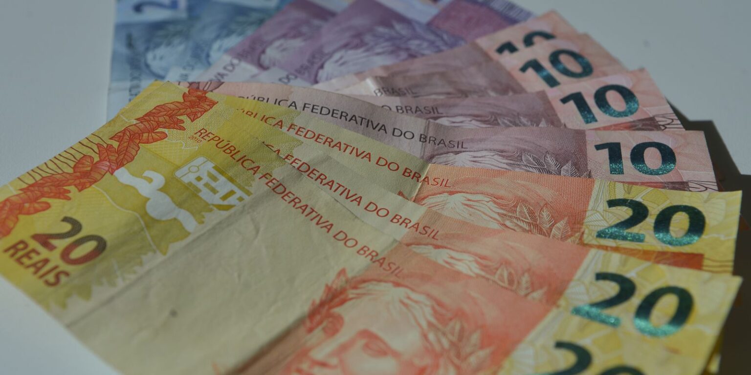 Renda Domiciliar Per Capita Atinge R$ 2.316 em 2025, Revela IBGE