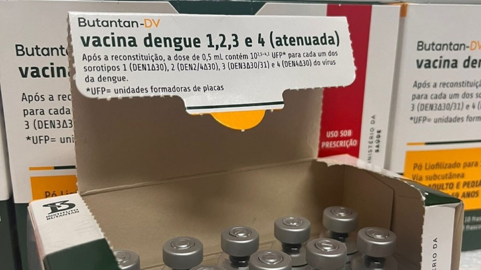 RJ Inicia Distribuição de Nova Vacina Contra a Dengue com 33 mil Doses RJ Inicia Distribuição de Nova Vacina Contra a Dengue com 33 mil Doses
