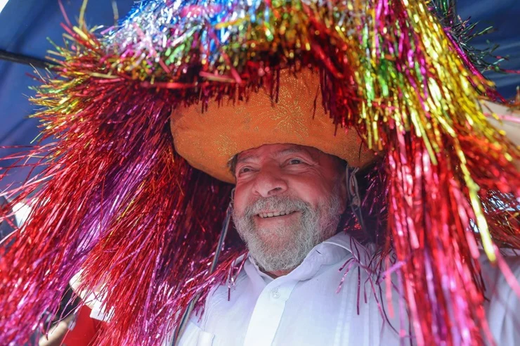 TCU Recomenda Bloqueio de R$ 1 Milhão para Escola de Samba que Homenageia Lula