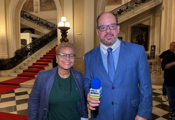 Verônica Lima: Pioneirismo e Cultura no Futebol do Rio de Janeiro Verônica Lima: Pioneirismo e Cultura no Futebol do Rio de Janeiro