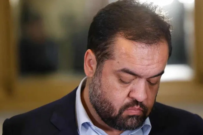 A Política das Aparências: Reflexões sobre a Democracia Brasileira A Política das Aparências: Reflexões sobre a Democracia Brasileira