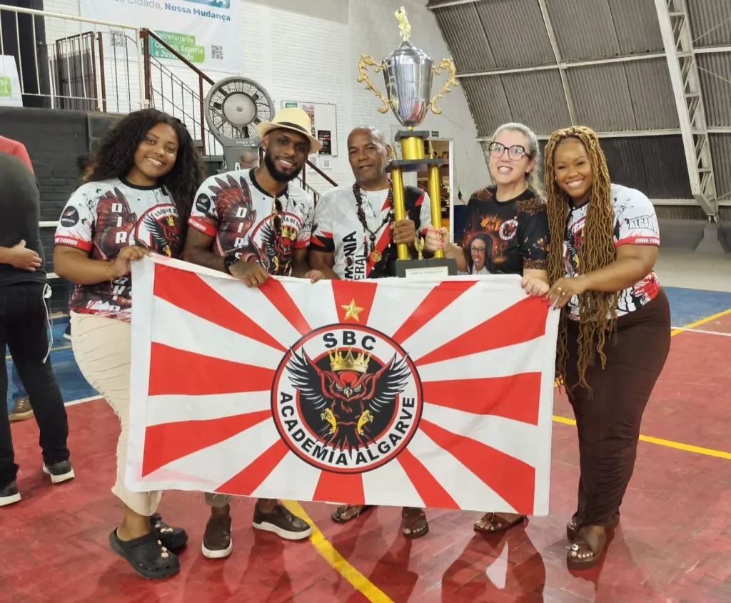 Academia Algarve Brilha como Campeã do Carnaval de Alvorada 2026 Academia Algarve Brilha como Campeã do Carnaval de Alvorada 2026