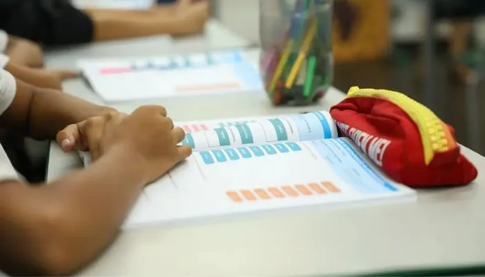 Alfabetização no Brasil: Ceará, Goiás e Paraná se Destacam em 2025