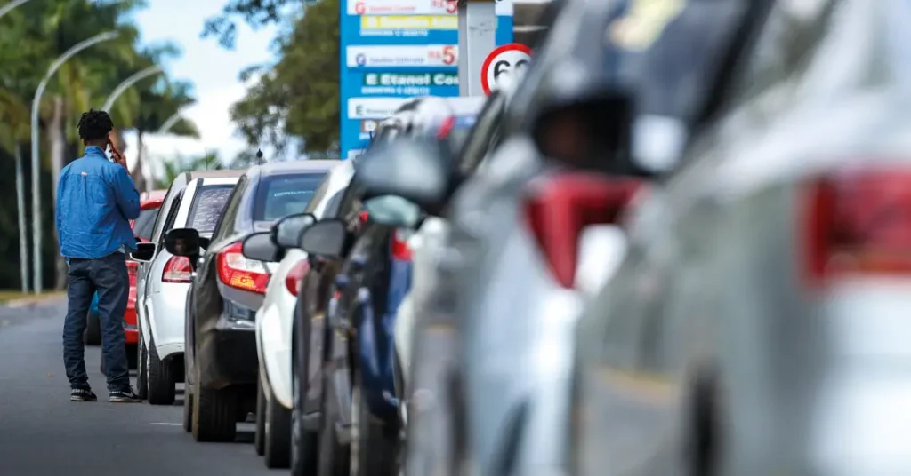 Alta do Petróleo Impulsiona Inflação e Pode Desacelerar Economia Brasileira