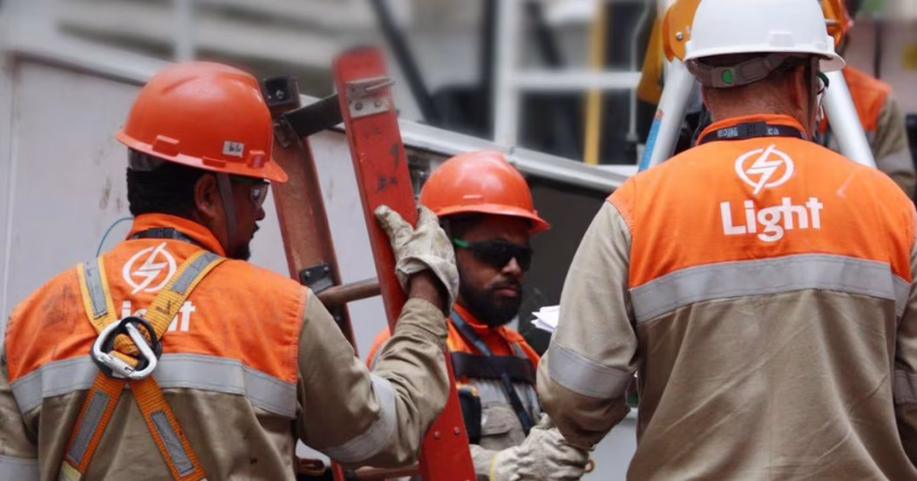 Apagão no Rio de Janeiro: 160 mil imóveis sem luz em plena festa de aniversário