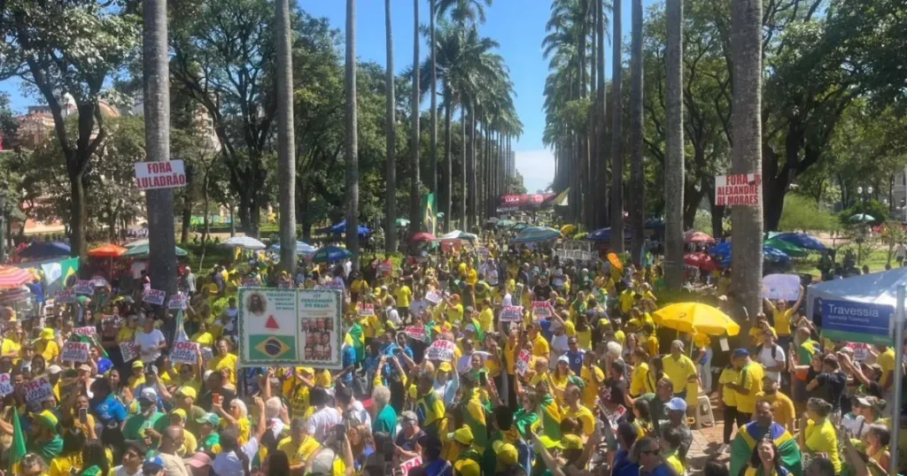 Atos da Direita Mobilizam Políticos em Brasília, BH e Rio: Uma Análise dos Protestos