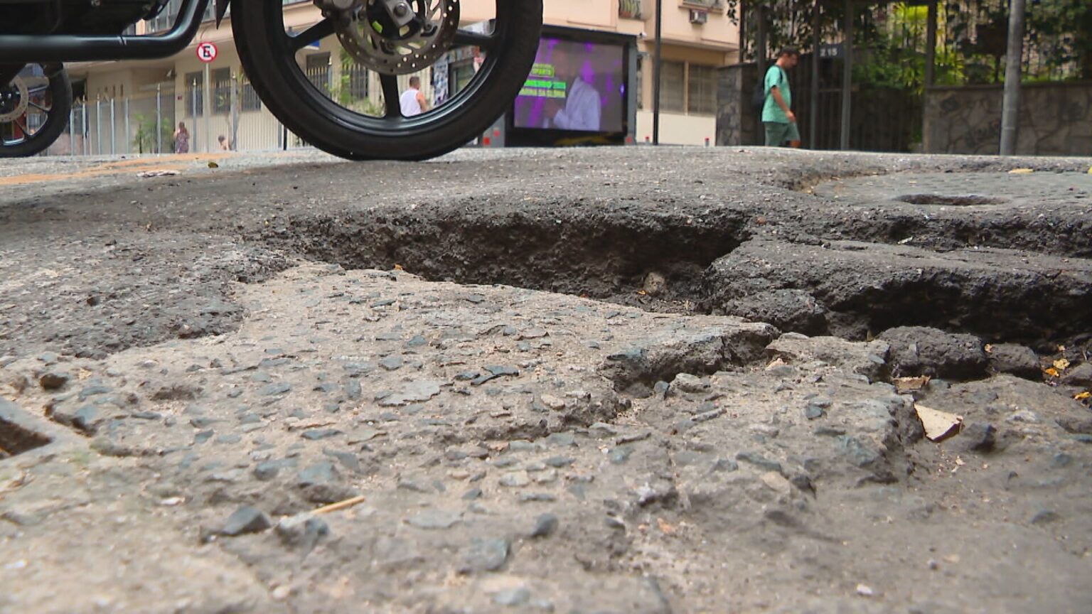 Aumento de Multas para Concessionárias: Câmara do Rio Busca Soluções para Buracos e Remendos