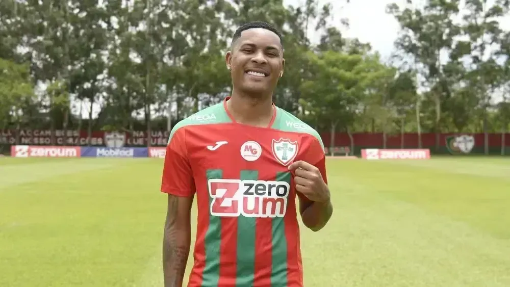 Botafogo Acerta Contrato com Caio Roque, Destaque da Portuguesa