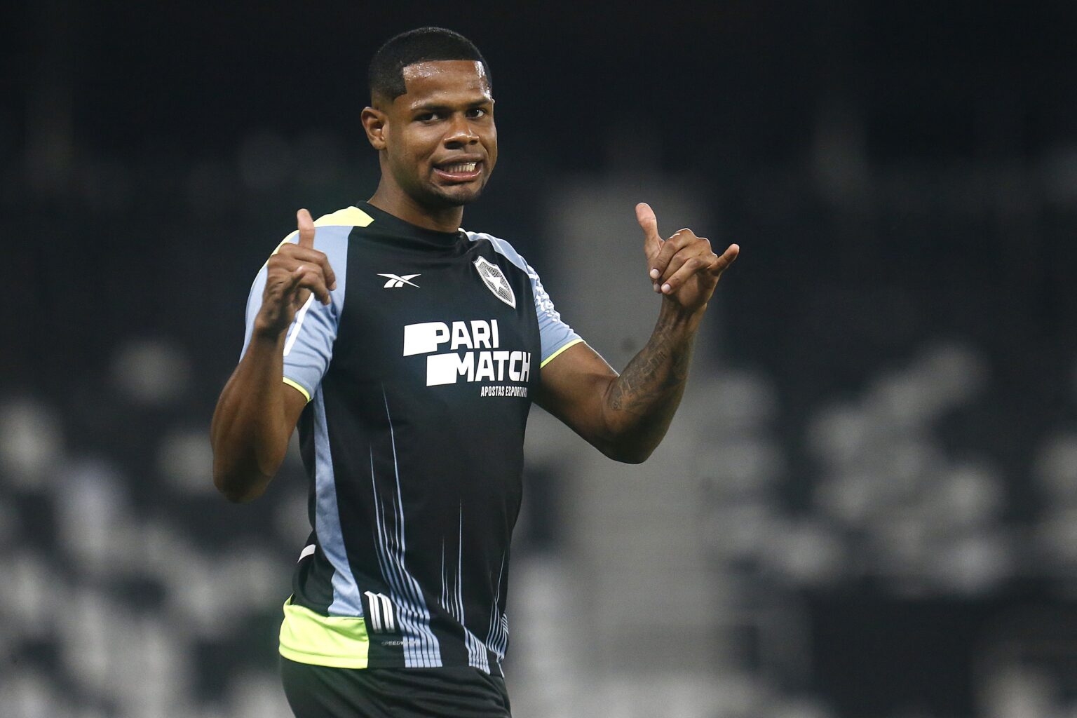 Botafogo Quase Confirma Retorno de Júnior Santos em Empréstimo Botafogo Quase Confirma Retorno de Júnior Santos em Empréstimo