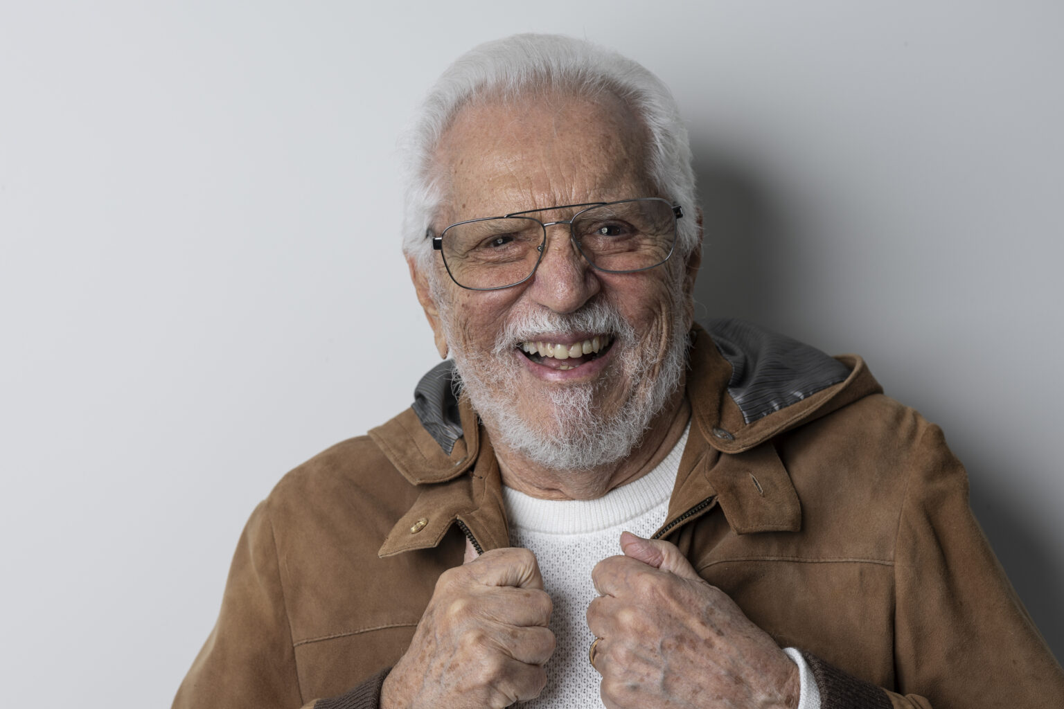 Carlos Alberto de Nóbrega: Uma Vida Dedicada ao Humor Brasileiro