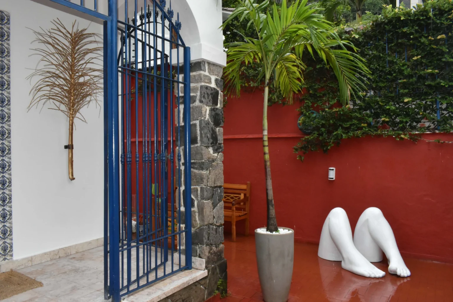 Casa70 Galeria Reinventa a Arte na Gávea com a Exposição "Eclosão"