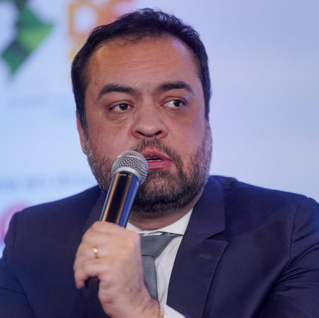 Cláudio Castro Convoca Aliados Para Cerimônia de Encerramento de Mandato