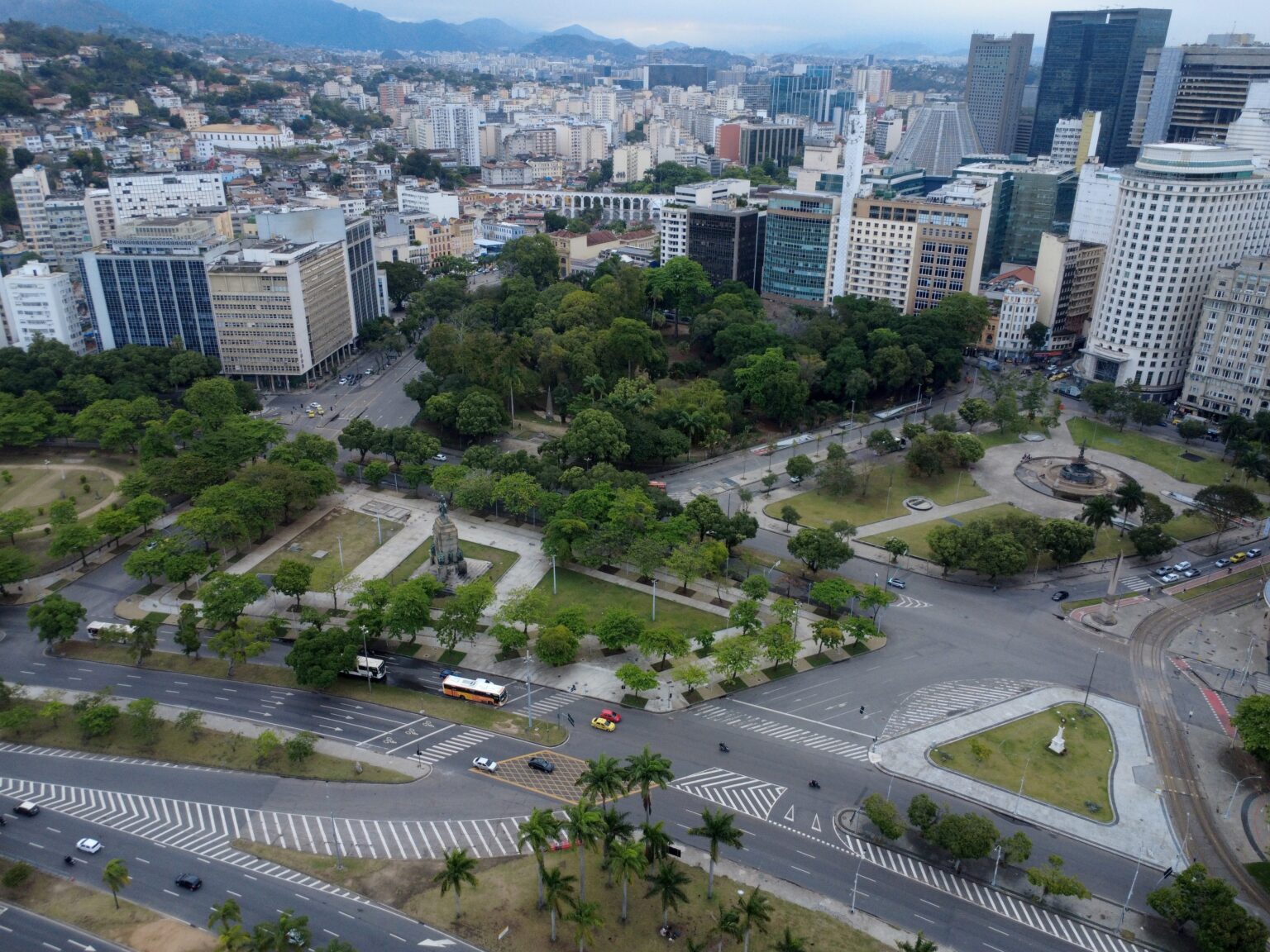 Como Transformar o Estado do Rio: Propostas de Desenvolvimento e Sustentabilidade Como Transformar o Estado do Rio: Propostas de Desenvolvimento e Sustentabilidade