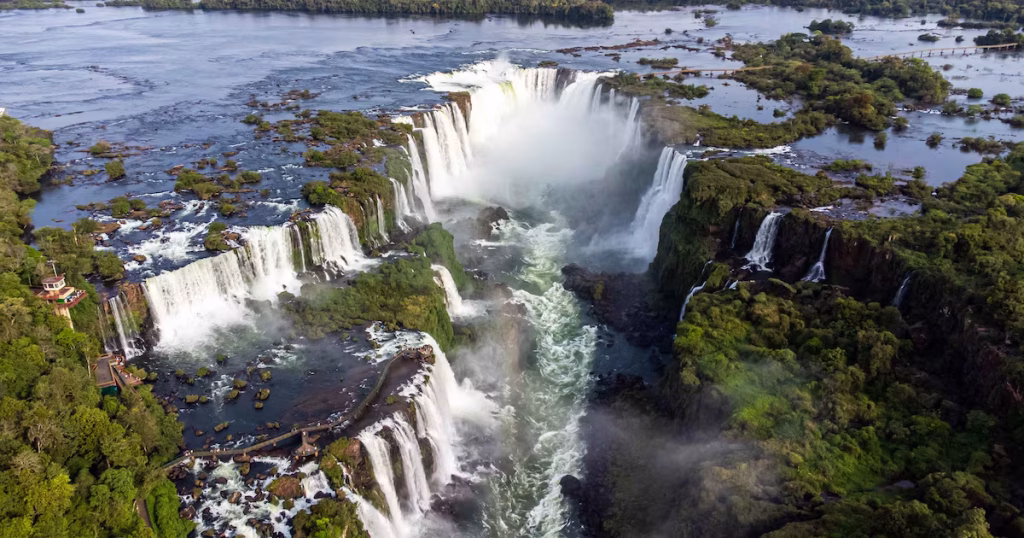 Conheça os Finalistas do Prêmio O Melhor do Turismo Brasileiro: Top 3 em 25 Categorias