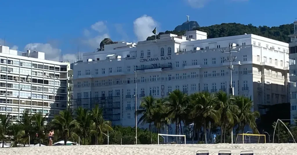 Copacabana: Arquitetura, Tradição e Turismo no Coração do Rio de Janeiro
