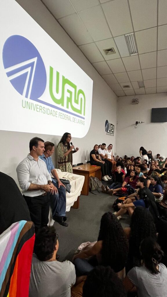 Debate Sobre Educação e Diversidade na UFLA com Duda Salabert Debate Sobre Educação e Diversidade na UFLA com Duda Salabert