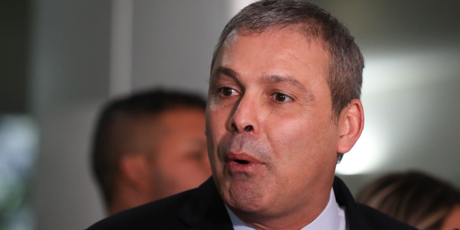 Deputado Federal Contesta Reajuste de até 15% na Conta de Luz no Rio de Janeiro