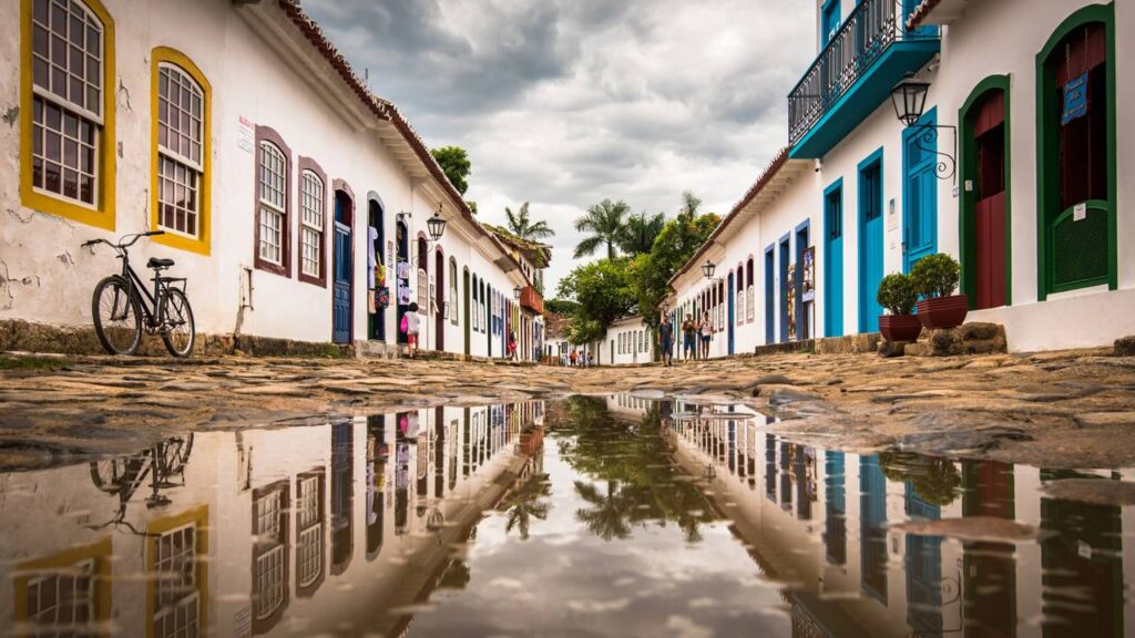 Descubra Paraty: O Refúgio Colonial que Encanta mais que os Caribes