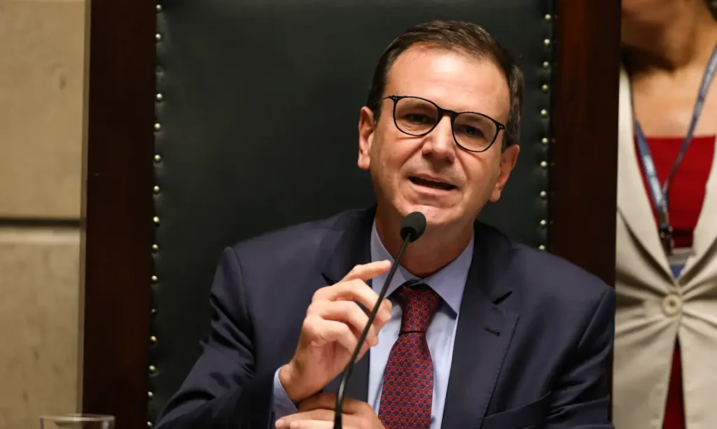 Eduardo Paes Critica Governo do Estado do RJ: 'Bandidos e Delinquentes'