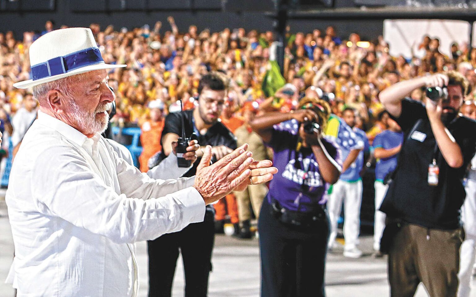 Eleições 2026: Posts Críticos a Lula Levam Governo a Reavaliar sua Estratégia de Campanha