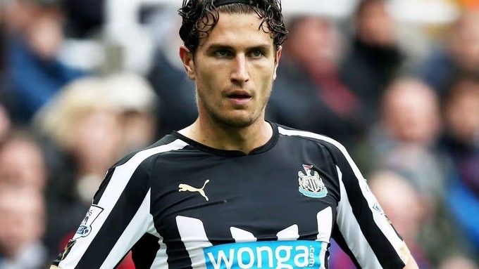 Ex-jogador da Premier League revela como vício em cocaína destruiu carreira e casamento Ex-jogador da Premier League revela como vício em cocaína destruiu carreira e casamento