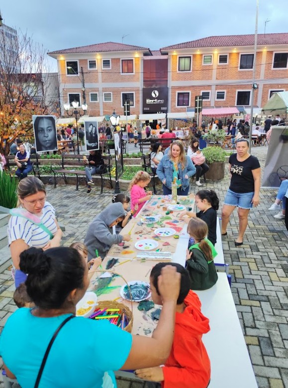 Feiras de Extrema: Uma Experiência Gastronômica e Cultural Inesquecível Feiras de Extrema: Uma Experiência Gastronômica e Cultural Inesquecível
